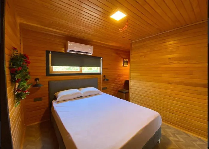Πανσιόν Fabulous Bungalow With Nature View In Konyaalti *