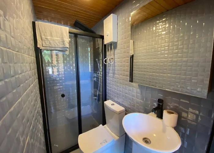 Πανσιόν Fabulous Bungalow With Nature View In Konyaalti