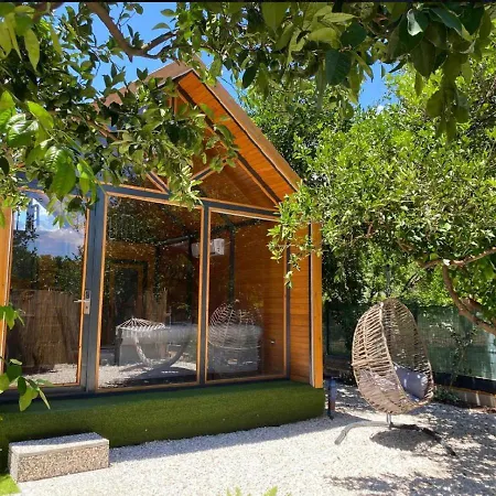 ゲストハウス Fabulous Bungalow With Nature View In Konyaalti *